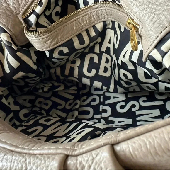 MARC JACOBS LIL UKITA DIRTY MARTINI TAUPE LEATHER CROSSBODY SHOULDER BAG - Picture 12 of 15